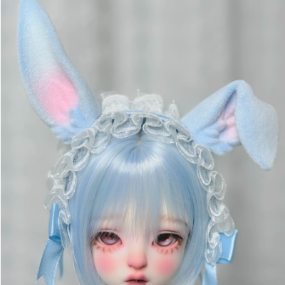 『うさ耳ちゃん』カスタムドール ブロンドヘア唇とマブタにきらきらラメ入り うさ耳パーツ・マグネット着脱式：ブルー（40cm対応）（MSD）｜DOLK