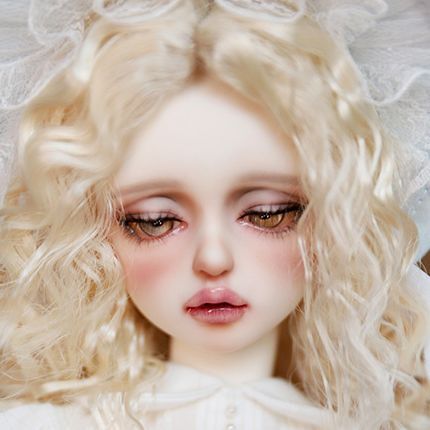 センター分けボブヘア（ブロンド：8-9inch）｜DOLK（ドルク）