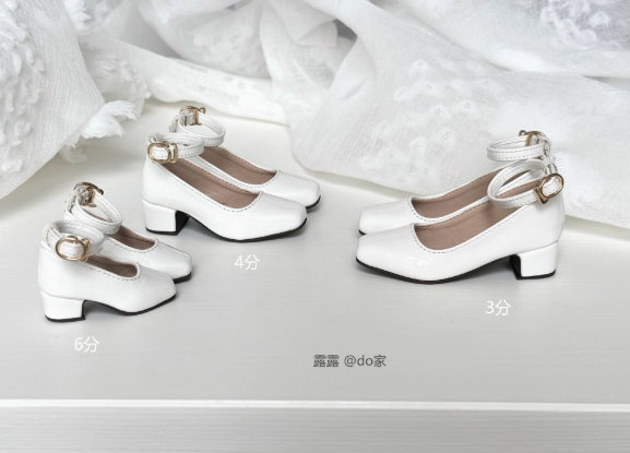 ミドルヒールパンプス：シャインホワイト（40cm,MDD対応）（MiniDD