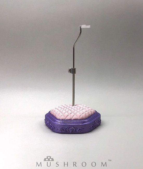 ビスクドール　約28cm　片身替わり紫色振袖　　スタンド、専用箱付き ビスクドール 約28cm 片身替わり紫色振袖 スタンド、専用箱付き ビスク