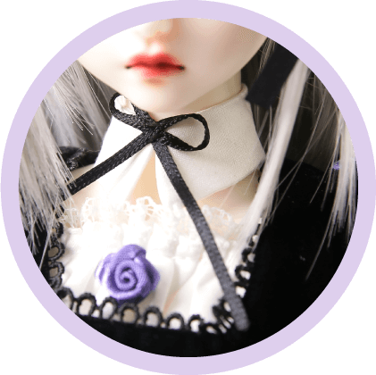 ホワイトのチョーカーと薔薇