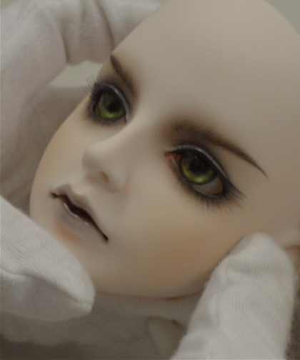 劣化したメイクは、美しさを再生する繊細なメイクを施します。