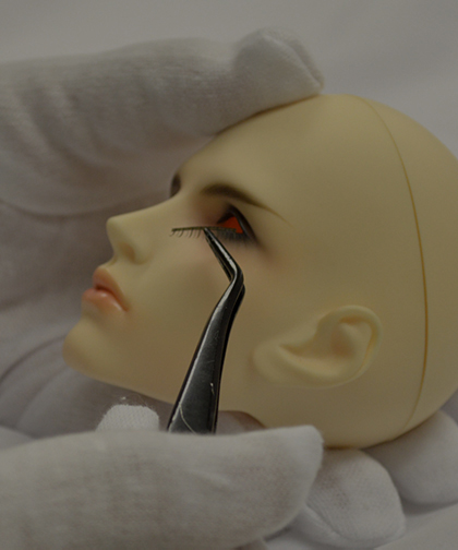 傷んだアイラッシュは新しいものに付け替えます。