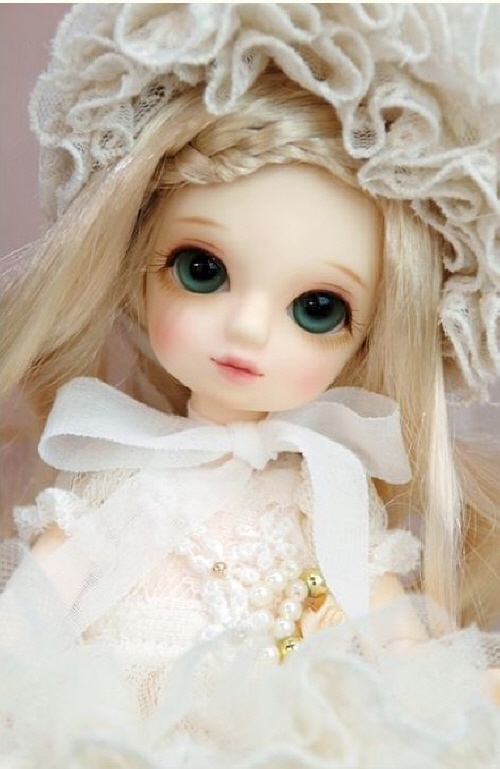 doll photo