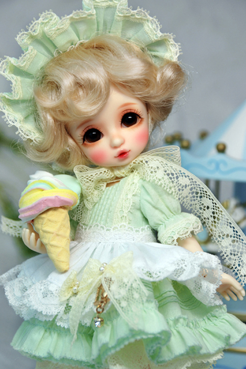 doll photo