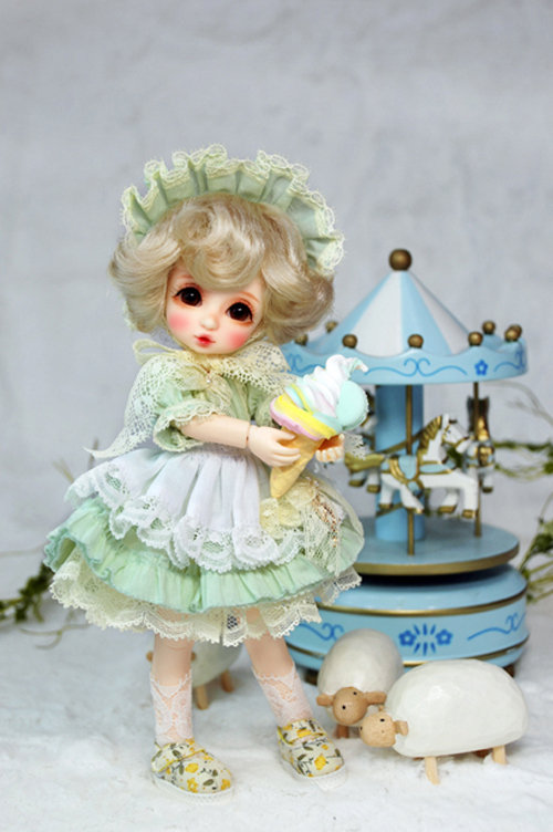 doll photo