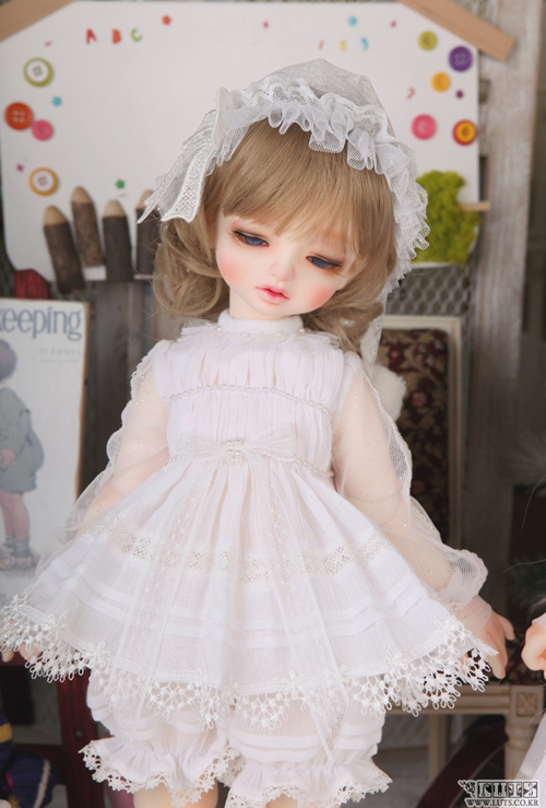 doll photo