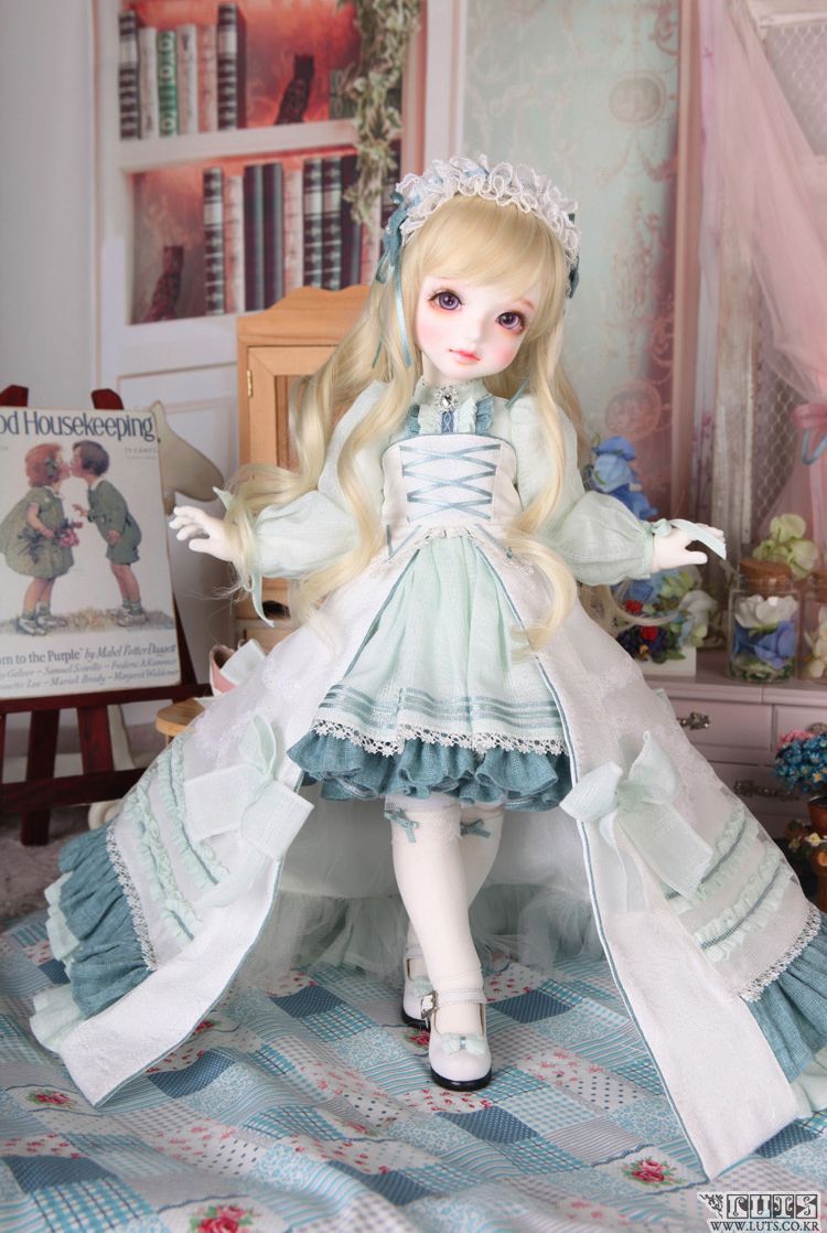 doll photo