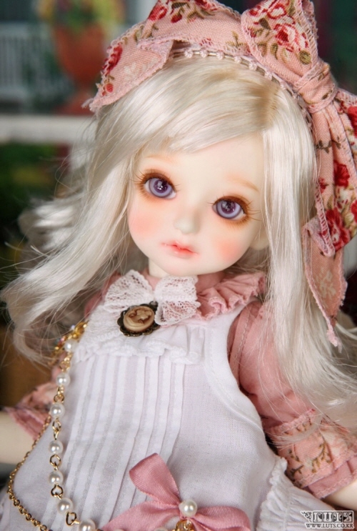 doll photo