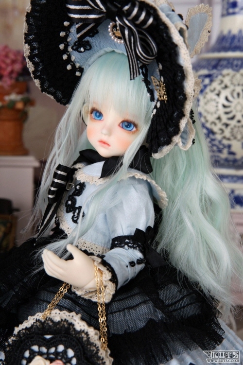 doll photo