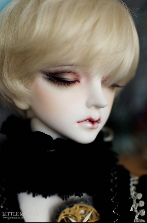 doll photo